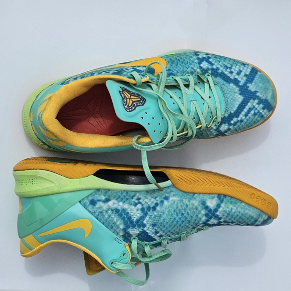 Custom Kobe 8 System - Green Glow - Picture 3 of 6